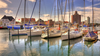 Harbor boats cityscape tokyo sunset - dirck de bray free wallpaper