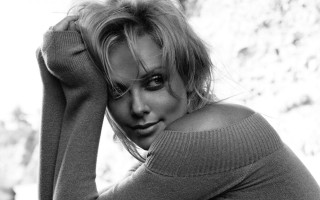 Woman head pose sweater jeans - photo free wallpaper