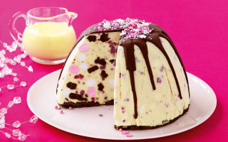 Rococo pink cake missing slice - a glass of milk free wallpaper