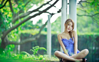 Woman blue dress park blonde - the ground in a park free wallpaper
