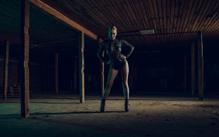 Woman black jacket pole dark - a pole free wallpaper for desktop