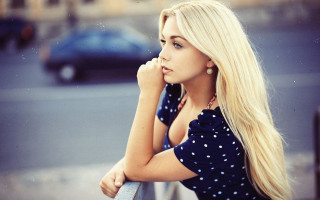 Woman city street blonde bokeh - a city street in the background free wallpaper