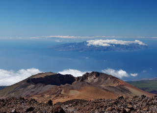 Mountain water clouds horizon beach - a few mountain free wallpaper for desktop