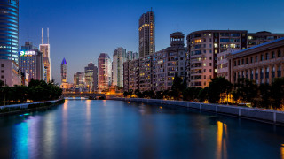 City river night bridge skyline - tall building free wallpaper