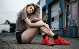 Woman sitting red shoes portrait 2 - drew tucker free wallpaper for desktop