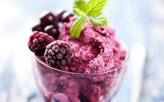 Ice cream berries mint spoon - free holidays wallpaper