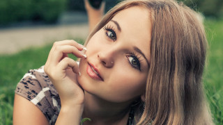 Woman grass cigarette portrait blurry - her eye free wallpaper for desktop