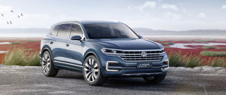 Blue volkswagen suv gravel road - 8k photorealistic free wallpaper