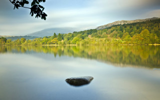 Lake rock mountain trees sky - the shore free wallpaper