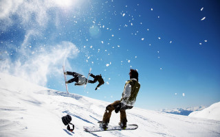 Man snowboard slope blue sky - dave allsop free wallpaper