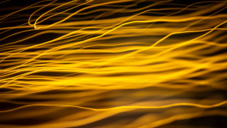 Blurry yellow light dark night - a yellow light in the middle free wallpaper