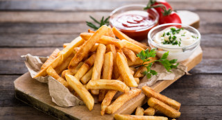 Wooden tray french fries dips 3 - a napkin free wallpaper
