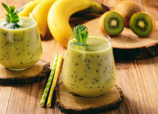 Food glasses bananas kiwis plate - food free wallpaper