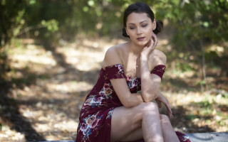 Woman dress rock woods blurry - daphne mcclure free wallpaper for desktop