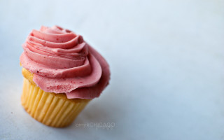 Cupcake pink frosting white surface - a cupcake free wallpaper