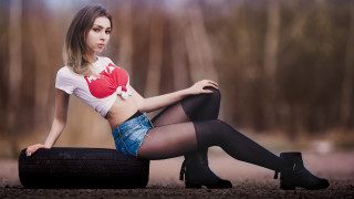 Woman white shirt tire heart - a tire free wallpaper