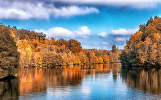 Lake trees blue sky clouds - autumn free wallpaper for desktop