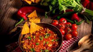 Bowl chili tortilla chips vegetables 2 - other vegetable free wallpaper
