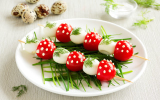 Plate mushrooms eggs water food - a glass of water free wallpaper