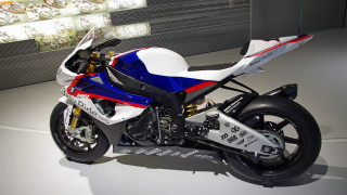 Motorcycle display glass window white - cybernetic free wallpaper