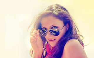 Anna hotchkis sunglasses red top - a red top free wallpaper