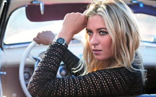 Woman sitting car blonde blurry - her wrist free wallpaper