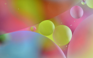Colorful bubbles blurry red yellow - chromatic aberration free wallpaper