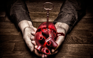 Heart skeleton key gothic surrealist - correct free wallpaper