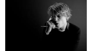 Young boy hand mouth camera - his mouth free wallpaper