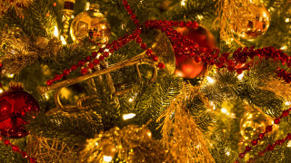 Christmas tree ornaments trumpet red - ornamental free wallpaper