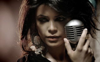 Woman microphone face araceli gilbert - her hand free wallpaper