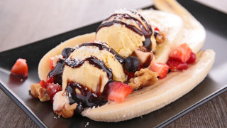 Banana split icecream strawberries plate - a fork and spoon free wallpaper