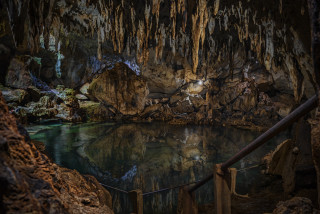Cave pool staircase entrance water - a pool of water free wallpaper