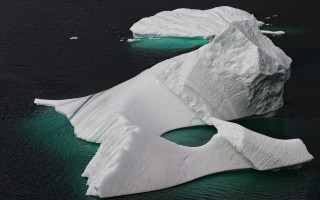 Iceberg ocean icefloes jigsaw mountain - the ocean next free wallpaper