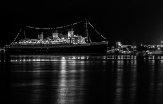 Large ship night cityscape blackandwhite - art deco free wallpaper