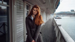 Red hair woman balcony city - the camera free wallpaper for desktop