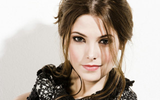 Woman bun blackwhite dress portrait - messy free wallpaper for desktop