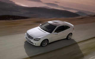 White car mountains sunset motion - motion blur free wallpaper for desktop