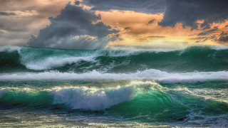 Large wave ocean cloudy sky - a cloudy sky above free wallpaper