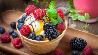 Ice cream berries mint wooden - a bowl of ice cream free wallpaper