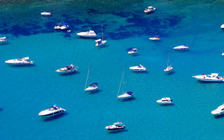Boats floating ocean lagoon aerial - the water near each other free wallpaper for desktop