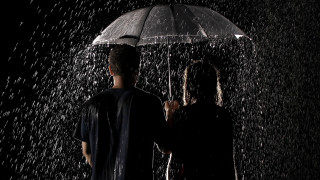 Man woman rain umbrella dark - the rain free wallpaper for desktop