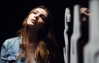 Annabel eyres asian woman knife - abstract illusionism free wallpaper