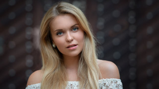 Blonde woman portrait bokeh jewelry - long blonde hair free wallpaper