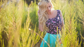 Aramenta dianthe vail impressionist field - a woman in a dress free wallpaper for desktop