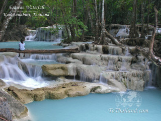 Man sitting log waterfall blue - fan kuan free wallpaper
