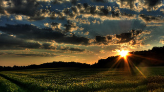 Sunset field urban mountain sky - crepuscular free wallpaper for desktop