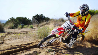 Dirt bike rider field grass - full round face free wallpaper