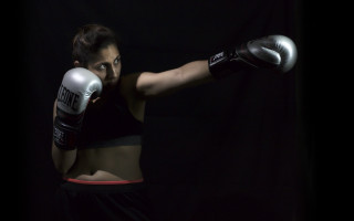 Woman boxing gloves araceli gilbert - boxing free wallpaper