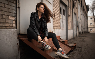 Woman sitting cyberpunk portrait denim - her shoe free wallpaper